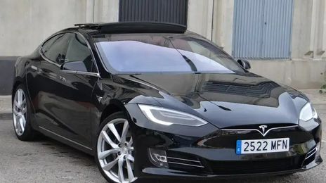 Tesla Model S • 2018 • 137,000 km