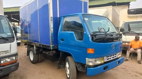 Toyota Dyna • 2014 • 50,000 km