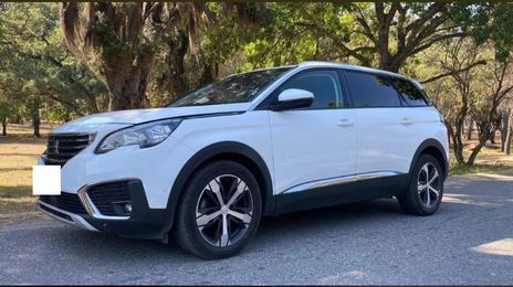 Peugeot 5008 • 2018 • 84,000 km