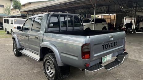 Toyota Hilux • 2000 • 175 km