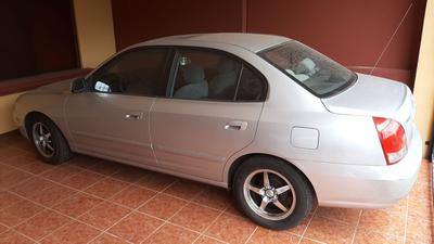 Hyundai Elantra • 2003 • 140,000 km