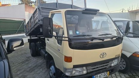 Toyota Dyna • 2001 • 280,000 km