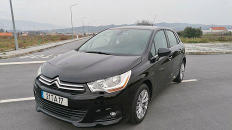 Citroën C4 • 2014 • 200,000 km
