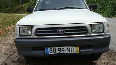 Toyota Hilux • 1999 • 160,000 km