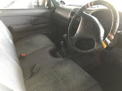 Toyota Hilux • 2001 • 260,000 km