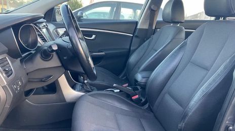 Hyundai Ioniq Hybrid • 2016 • 209,600 km