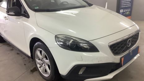 Volvo V40 • 2016 • 86,000 km
