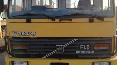 Volvo XC40 • 1990 • 350,000 km