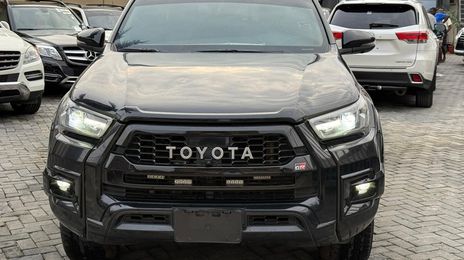 Toyota Hilux • 2024 • 30,000 km