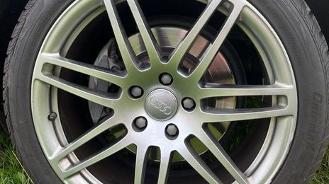 Audi Q7 • 2009 • 205,500 km