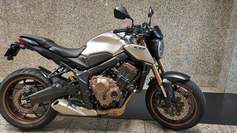 Honda cb 190r • 2020 • 7,112 km