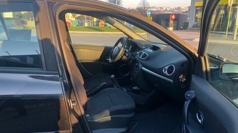 Renault Clio • 2005 • 103,000 km