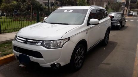 Mitsubishi Outlander • 2015 • 120,000 km
