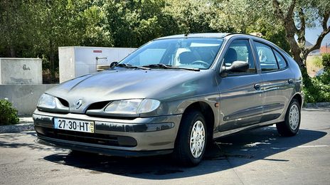 Renault Mégane • 1996 • 113,088 km