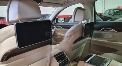 BMW 7 • 2018 • 120,000 km
