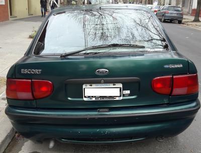 Ford Escort • 2000 • 300,000 km