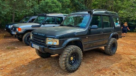 Land Rover Discovery • 1995 • 180,000 km