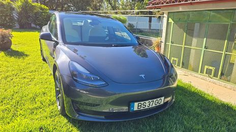 Tesla Model 3 • 2021 • 48,000 km