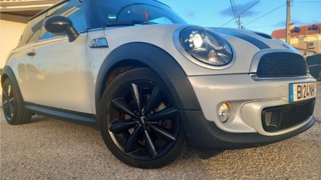 MINI Cooper S • 2013 • 174,000 km