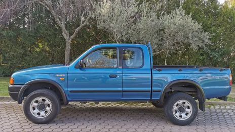 Ford Ranger • 2001 • 275,000 km