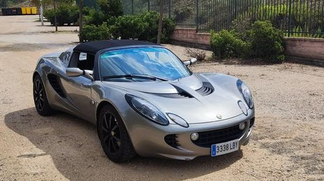 Lotus Elise • 2004 • 100,000 km
