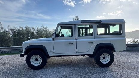 Land Rover Defender • 1998 • 72,000 km