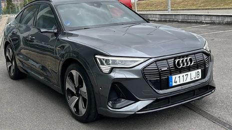Audi e-tron • 2020 • 102,900 km