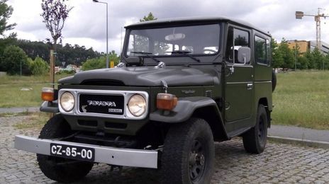 Toyota 4 Runner Limited • 1980 • 50,000 km