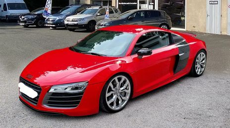 Audi R8 • 2014 • 83,990 km