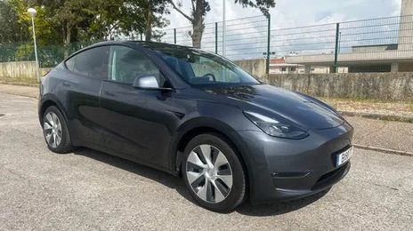 Tesla Model Y • 2021 • 68,000 km