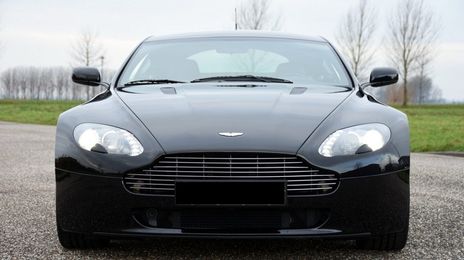 Aston Martin V8 Vantage • 2006 • 113,000 km