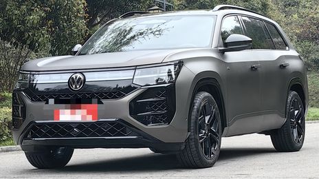 Volkswagen Touareg • 2025 • 2,000 km