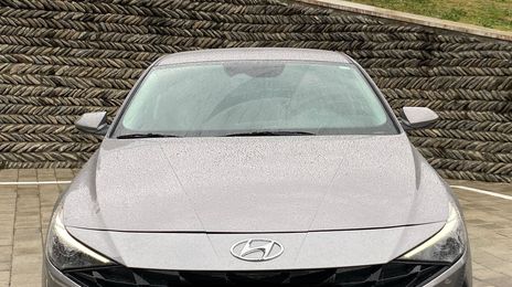 Hyundai Elantra • 2021 • 35,000 km