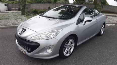 Peugeot 308 • 2011 • 127,000 km