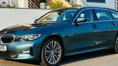 BMW 328i • 2020 • 115,000 km