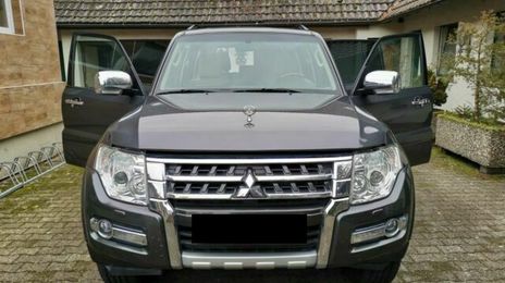 Mitsubishi Pajero • 2017 • 77,000 km