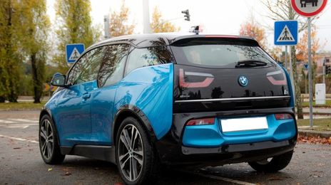 BMW i3 • 2018 • 74,500 km