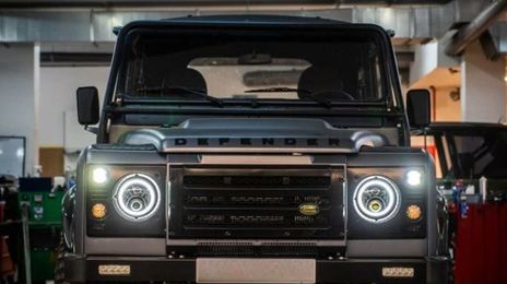 Land Rover Defender • 1991 • 100 km