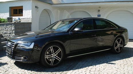 Audi A8 • 2010 • 183,400 km