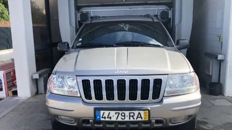 Jeep Grand Cherokee • 2001 • 185,000 km