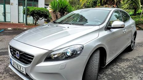 Volvo V40 • 2015 • 60,000 km