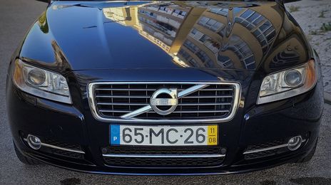 Volvo S80 • 2011 • 118,000 km