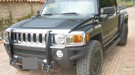 Hummer H3 • 2009 • 155,000 km