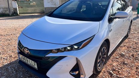 Toyota Prius • 2017 • 81,000 km