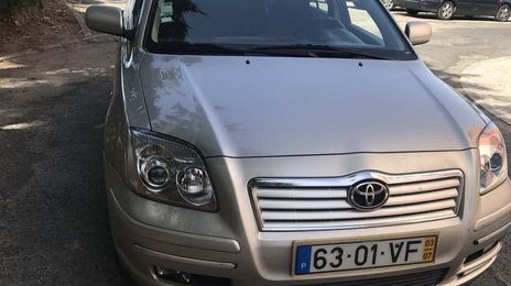 Toyota Avensis • 2003 • 200,000 km