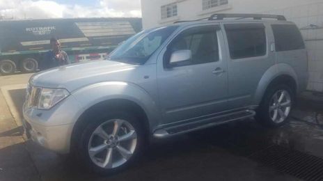 Nissan Pathfinder • 2007 • 170,000 km