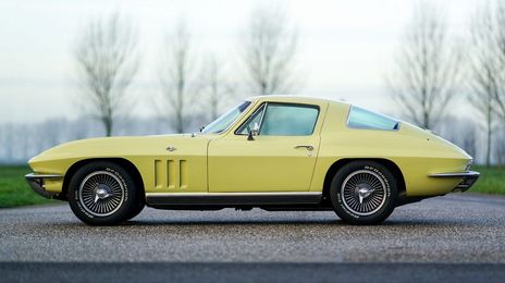 Chevrolet Corvette • 1966 • 122,500 km