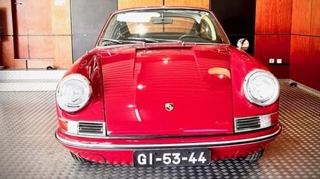 Porsche 918 Spyder • 1965 • 52,000 km