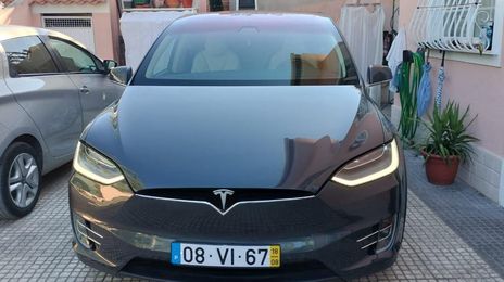 Tesla Model X • 2018 • 90,000 km