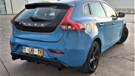 Volvo V40 • 2013 • 209,000 km